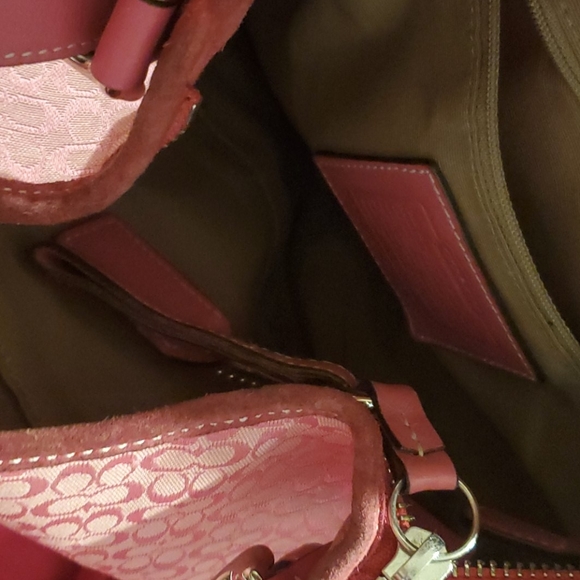 Pink purse coach - Picture 5 of 5